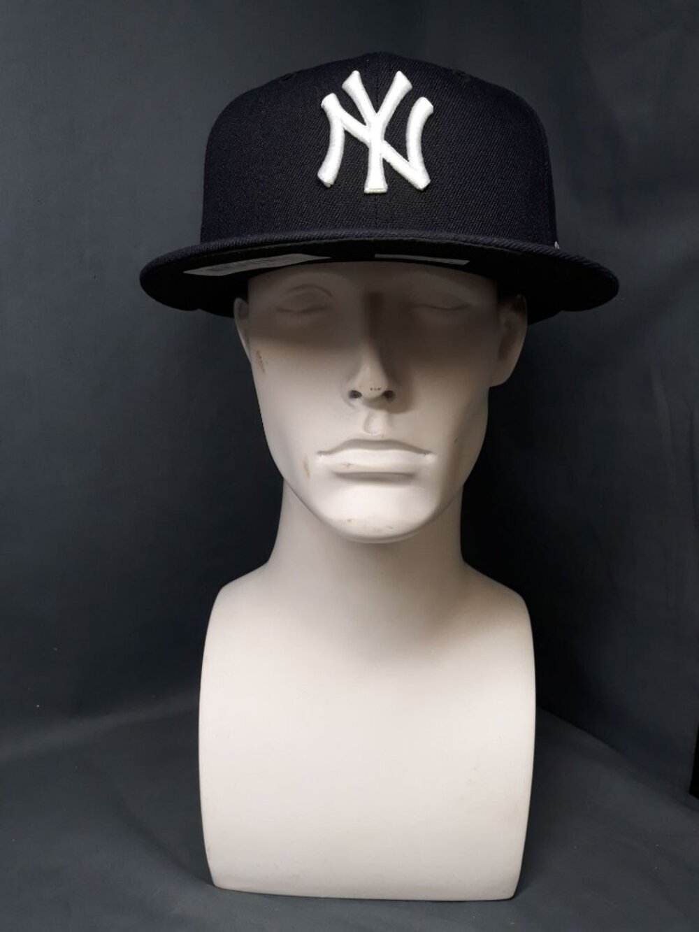 New Era 59Fifty New York Yankees Fitted Cap Navy Blue Size 8 NEW WITH TAGS!